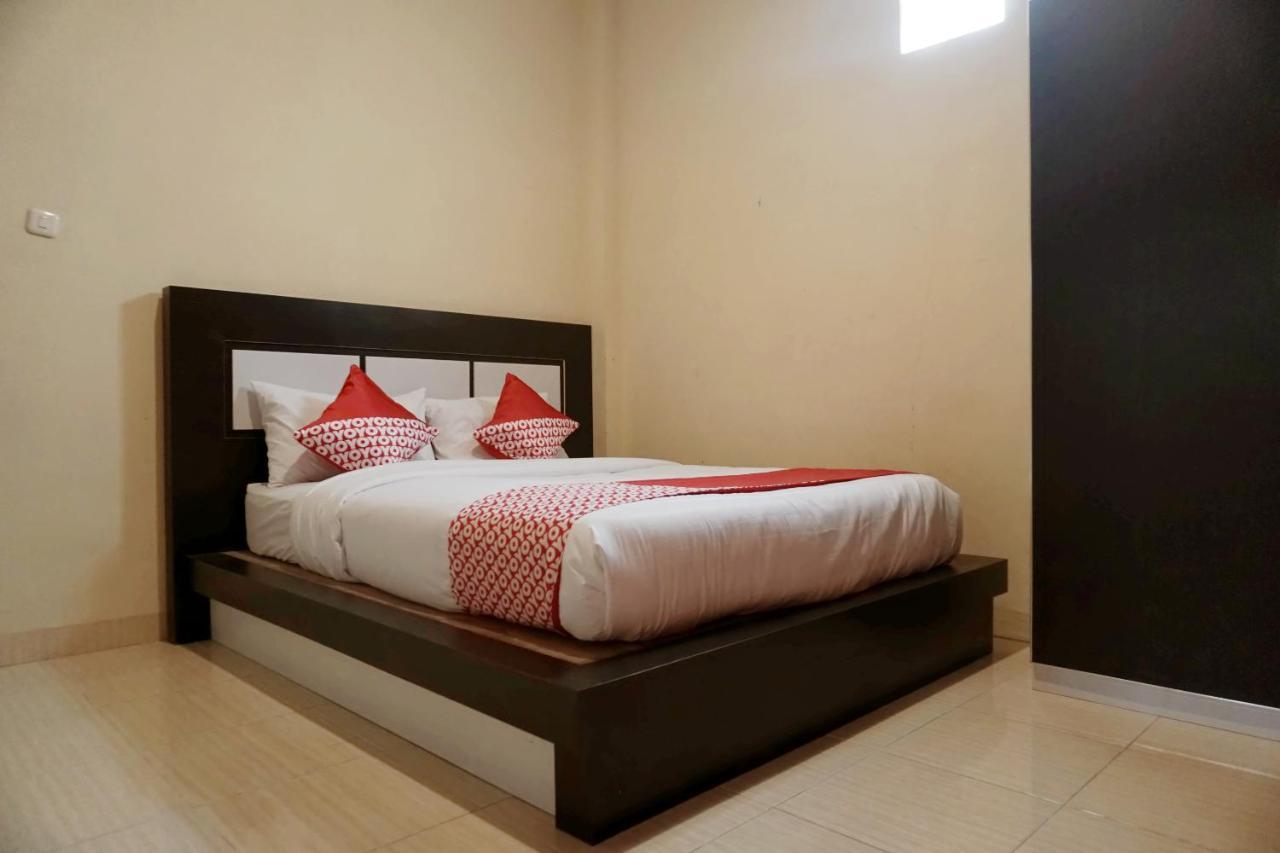 Oyo 1394 Rumaisa Homestay Syariah Pakanbaru Exteriör bild