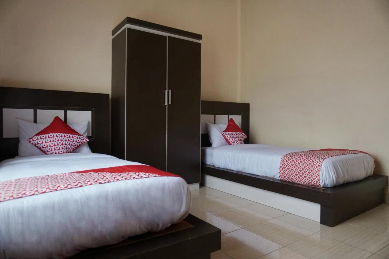 Oyo 1394 Rumaisa Homestay Syariah Pakanbaru Exteriör bild