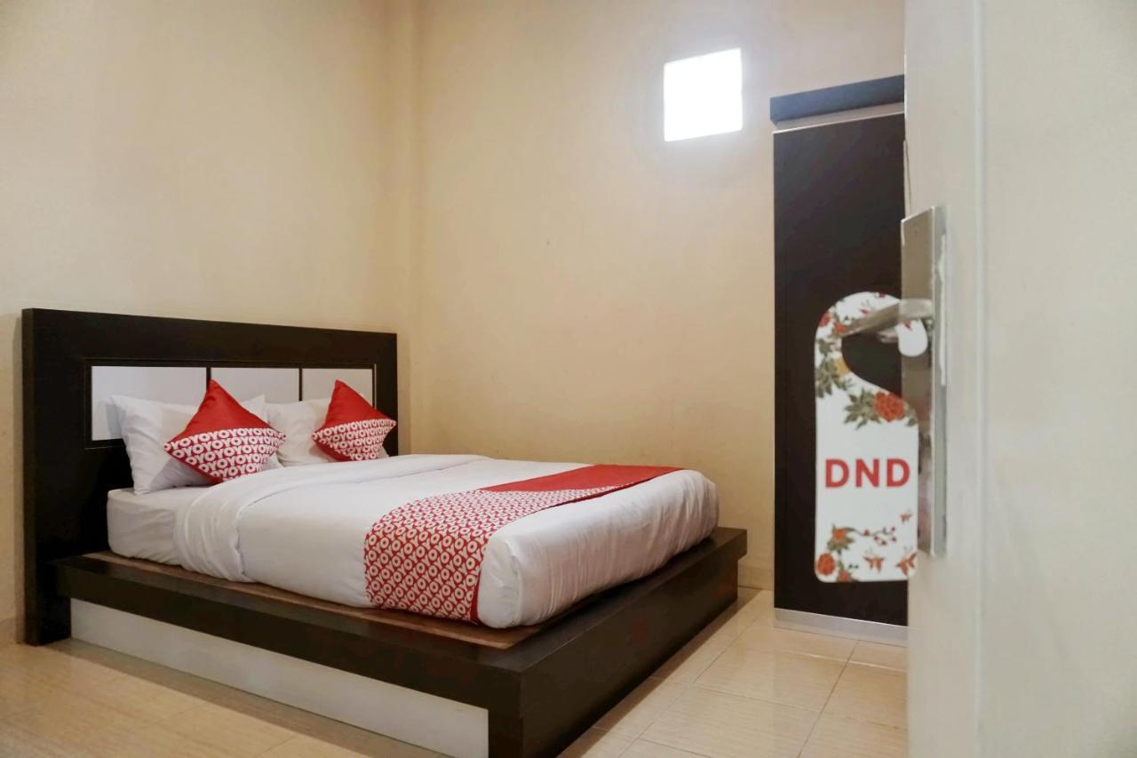 Oyo 1394 Rumaisa Homestay Syariah Pakanbaru Exteriör bild