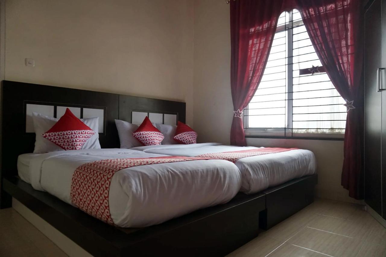 Oyo 1394 Rumaisa Homestay Syariah Pakanbaru Exteriör bild