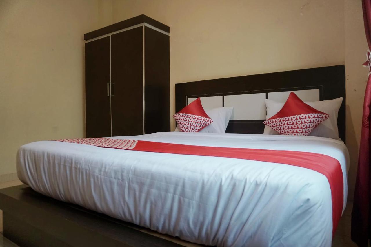 Oyo 1394 Rumaisa Homestay Syariah Pakanbaru Exteriör bild