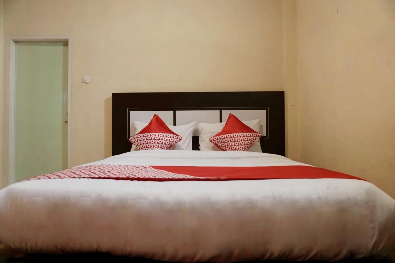 Oyo 1394 Rumaisa Homestay Syariah Pakanbaru Exteriör bild